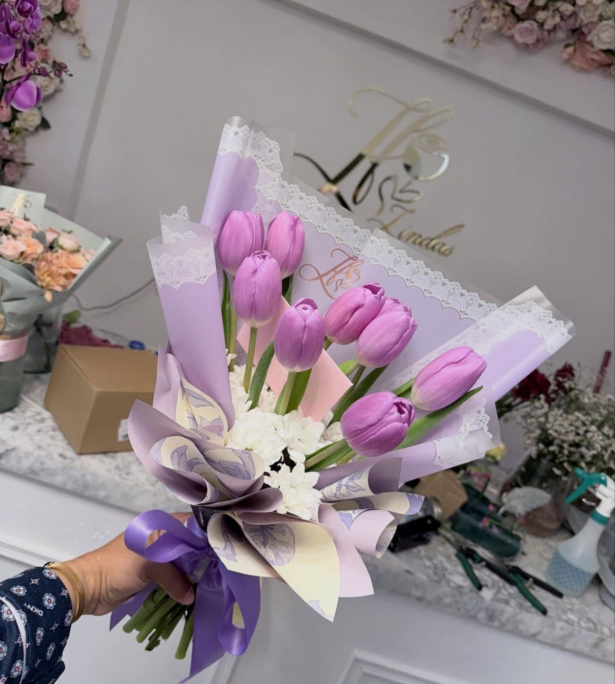 Flores rosadas frescas de la boutique de Lindas